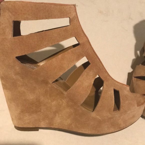 tan suede wedges